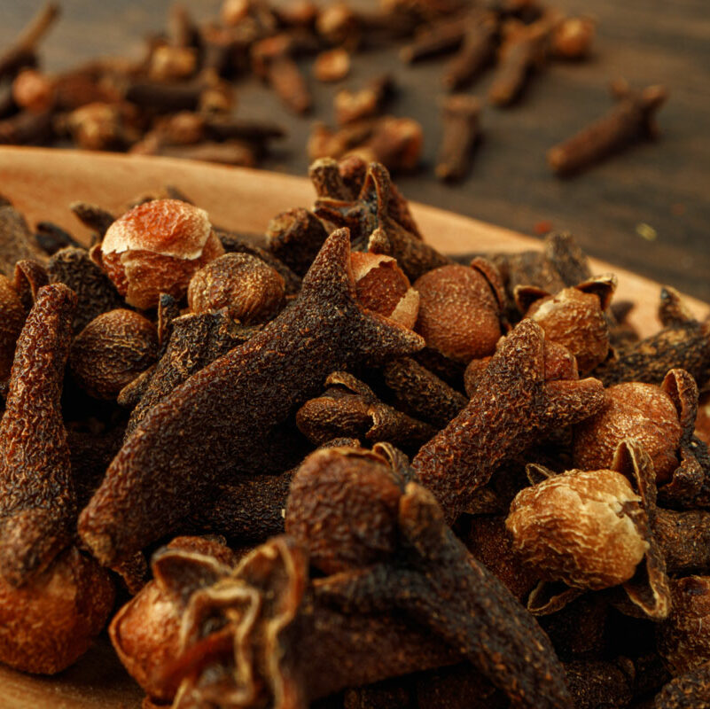 Whole cloves - dried flower buds