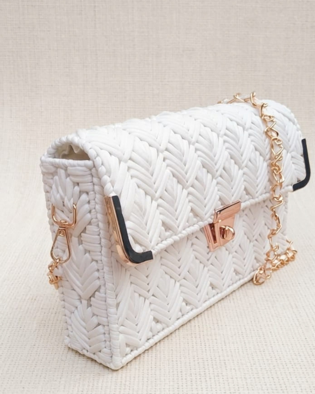 NOVO WEAVE – White Handmade floral handbag photo 2